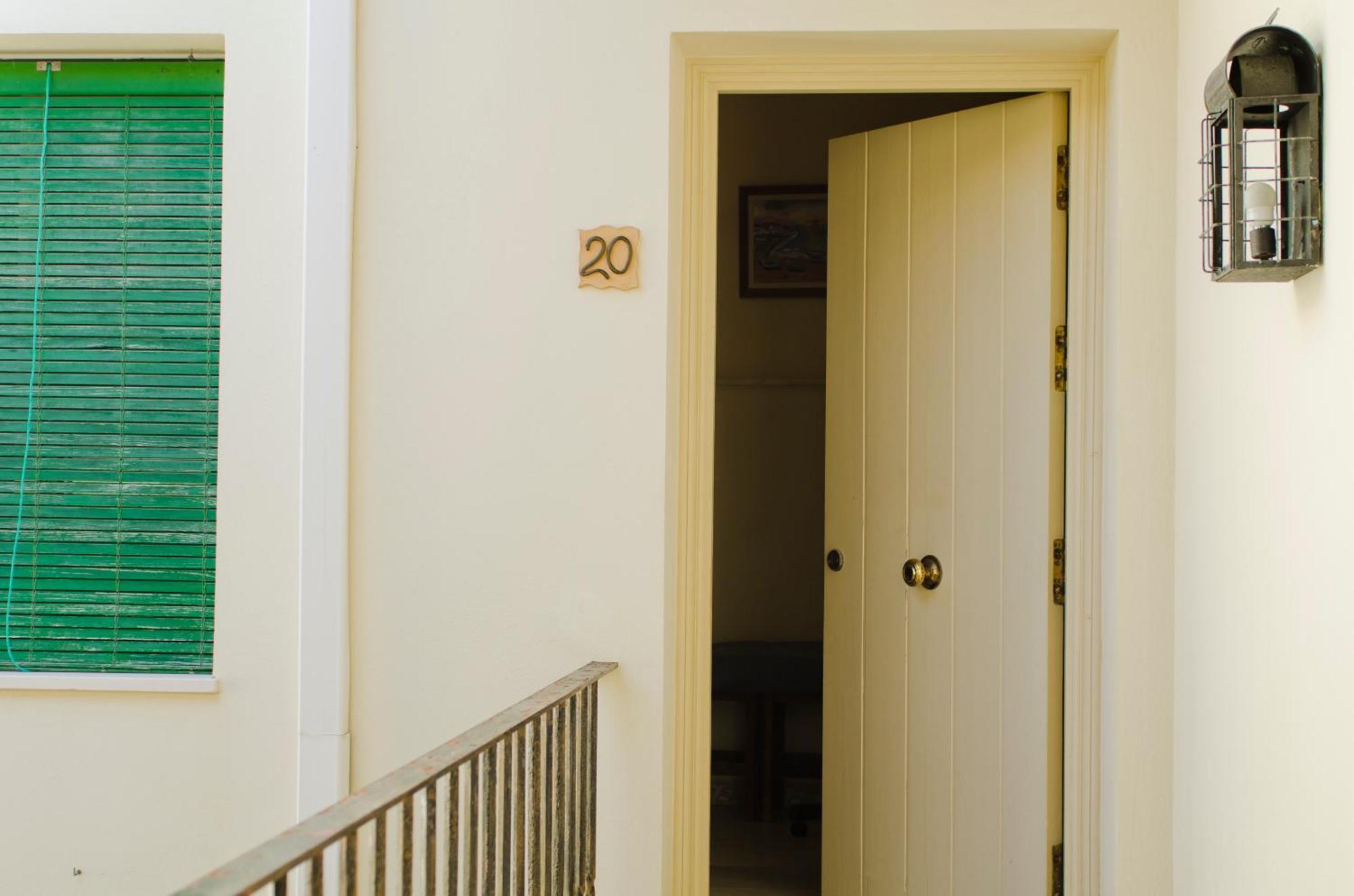 Hostal Sixto Rota Bagian luar foto